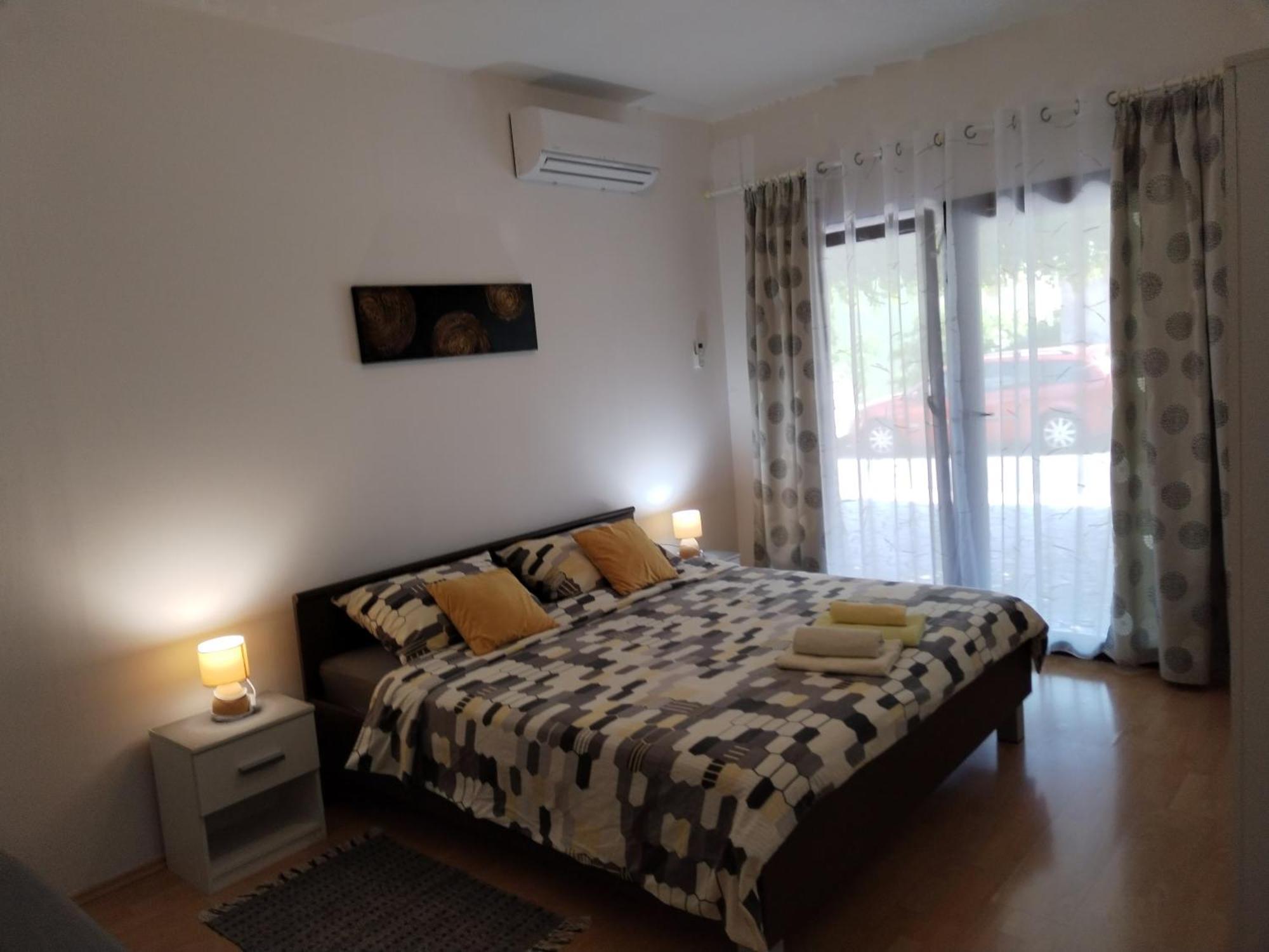Apartments Erika Pula Luaran gambar