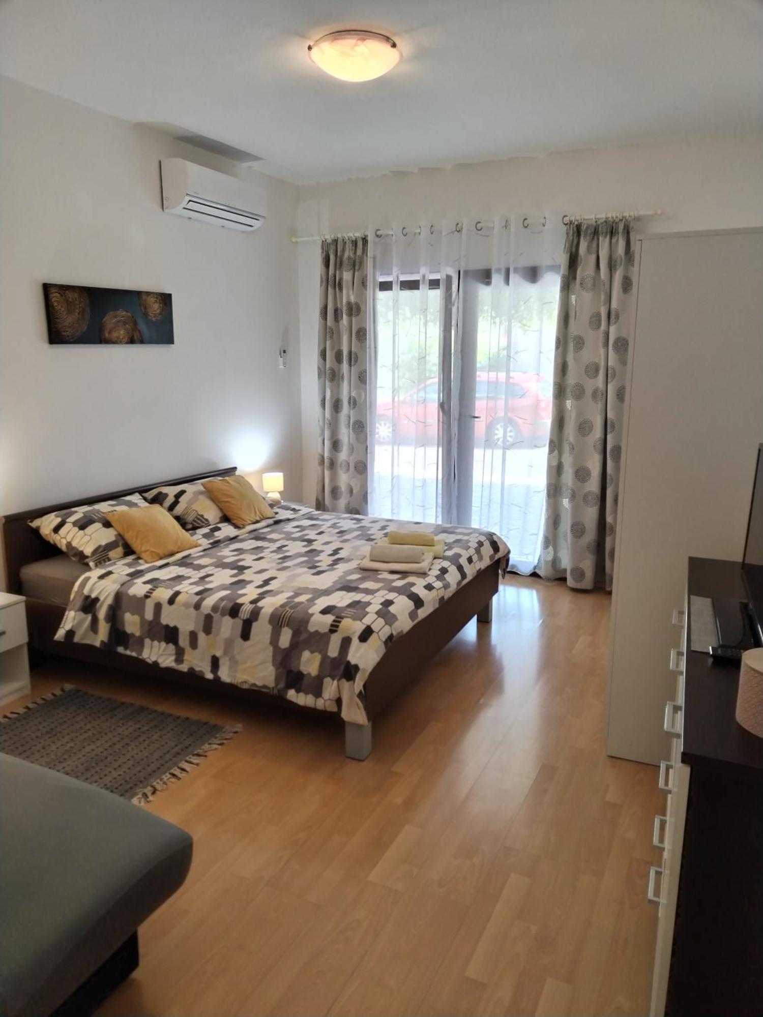Apartments Erika Pula Luaran gambar