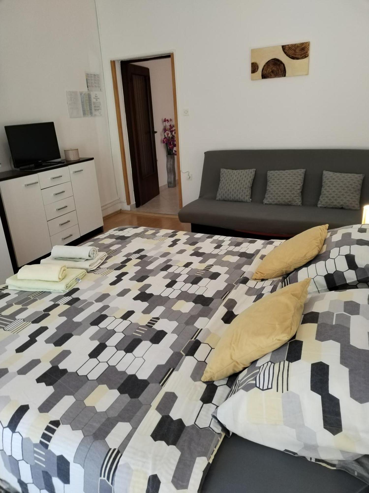 Apartments Erika Pula Luaran gambar